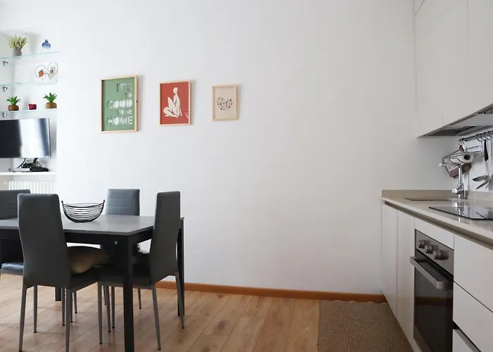 Isola District Bright House